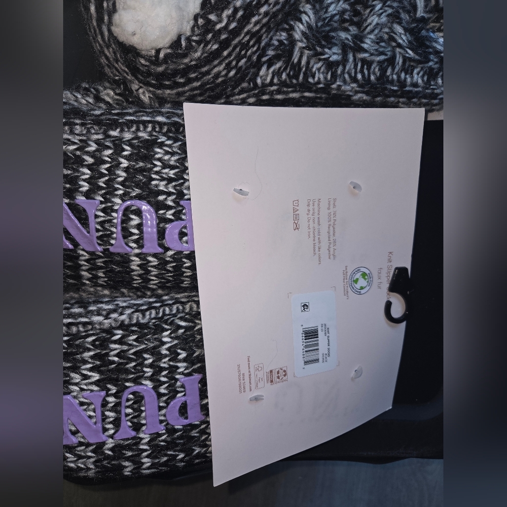 New Joyspun Cozy Black and White Knit Slippers - Picture 2 of 6